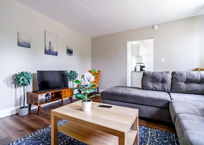 Сasa de vacaciones Casa Dos By Jungle House Near Convention Center Osu & Nationwide Arena Walk To High Street Downtown & Short North 5 800 Reviews Private Parking *