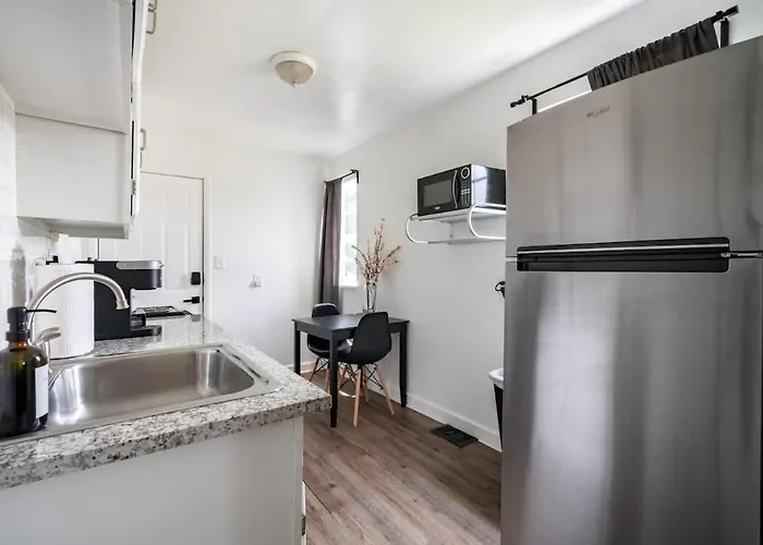 Casa Dos By Jungle House Near Convention Center Osu & Nationwide Arena Walk To High Street Downtown & Short North 5 800 Reviews Private Parking Сasa de vacaciones