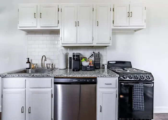 Casa Dos By Jungle House Near Convention Center Osu & Nationwide Arena Walk To High Street Downtown & Short North 5 800 Reviews Private Parking Сasa de vacaciones
